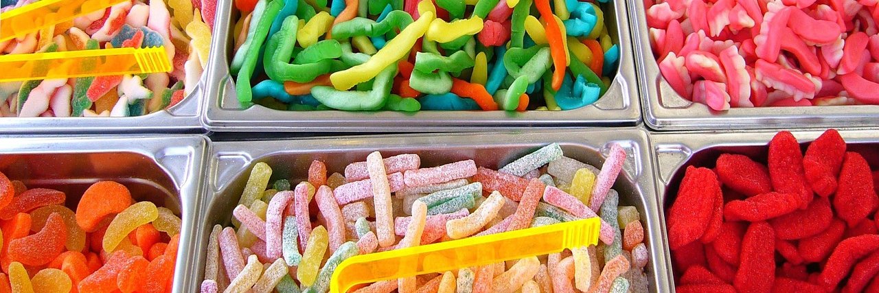 treats banner