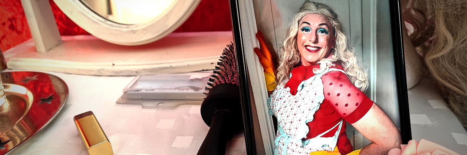 DeneezWilton's profile banner image