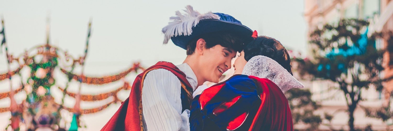 laurenrowlo's profile banner image