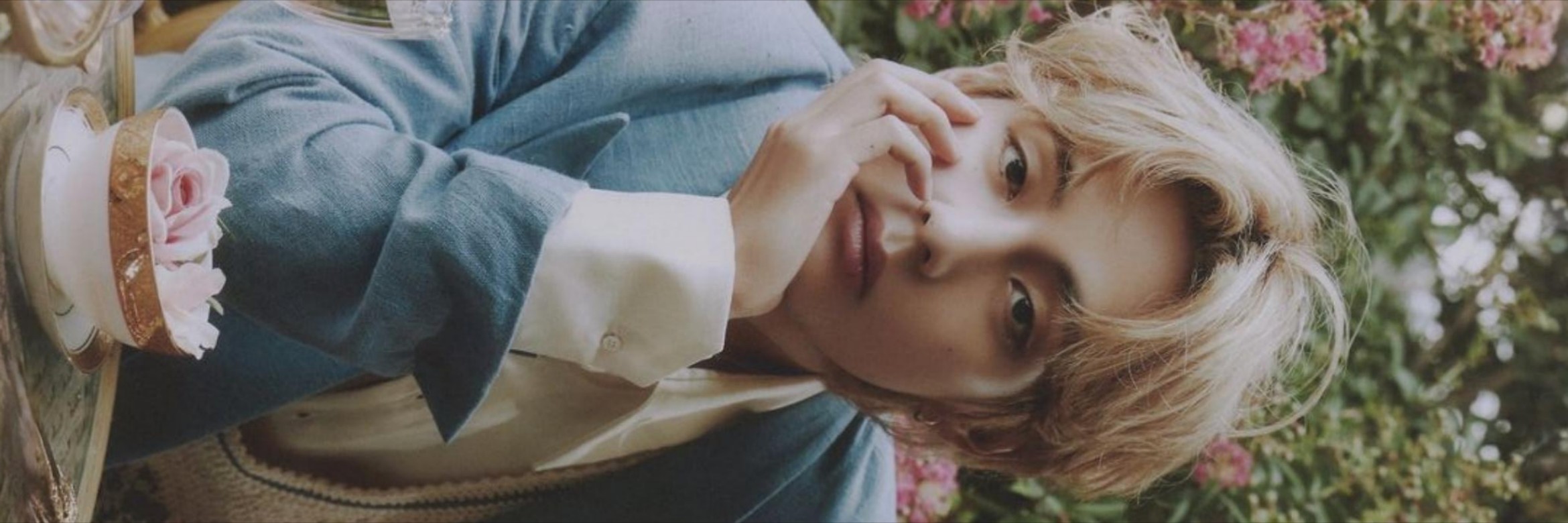 vivi៹ run jin tour •'s banner