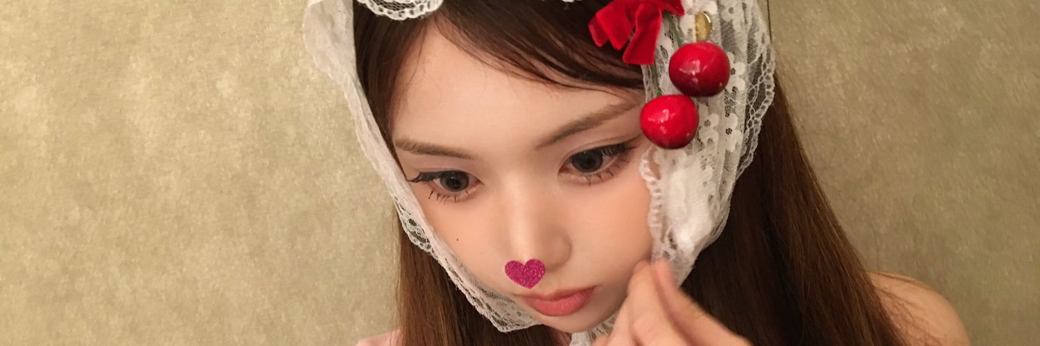 luliovy's profile banner image