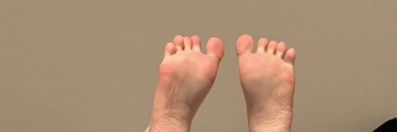 ShowMeYaFeeties's profile banner image