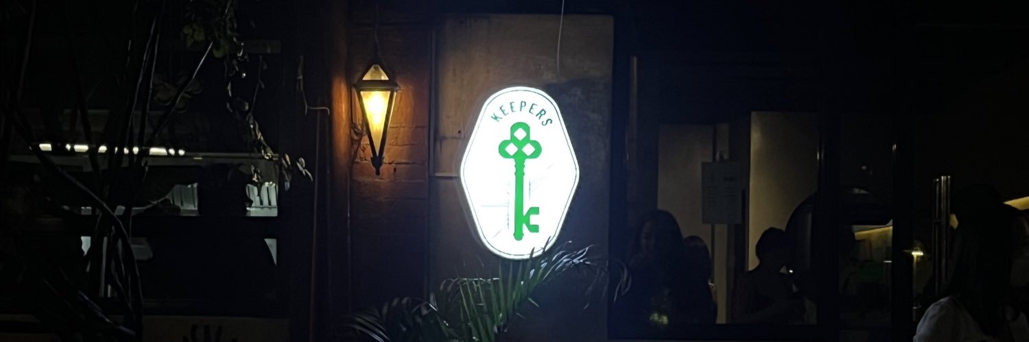 nini banner