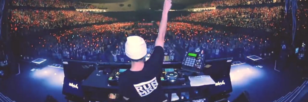 r_7ki's profile banner image