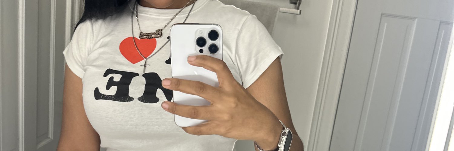 Aleaweea's profile banner image