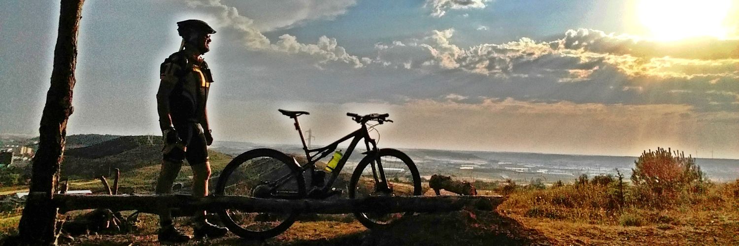 JCarRuiz's profile banner image