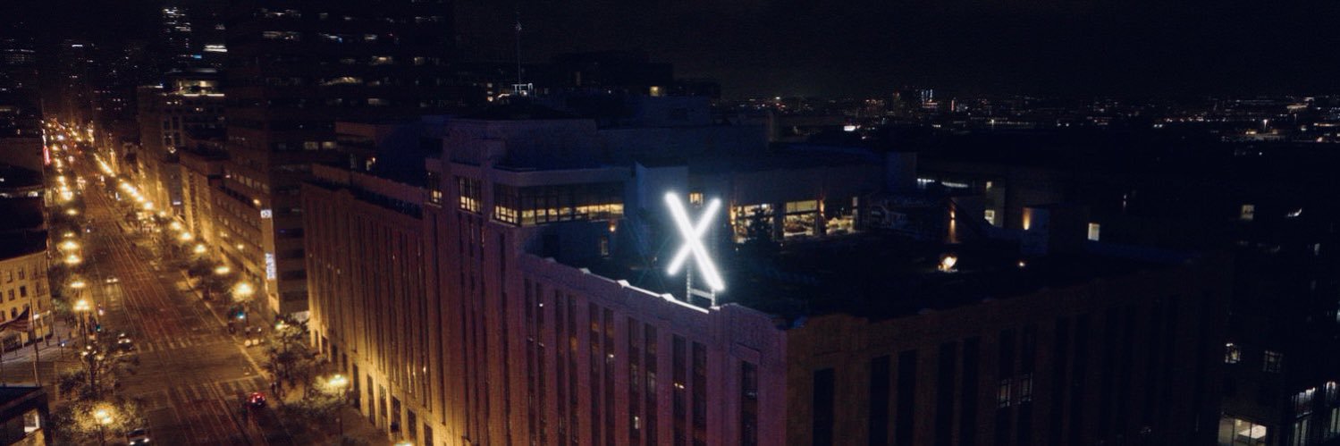 W 4 banner