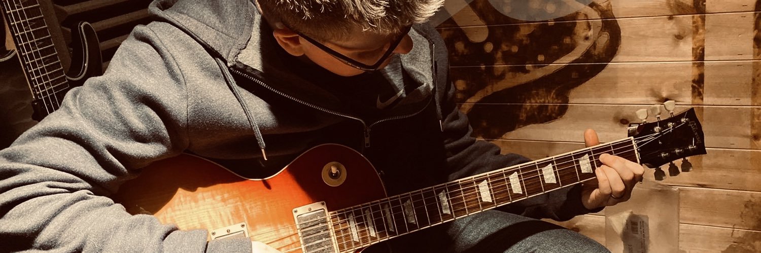 stazey's profile banner image