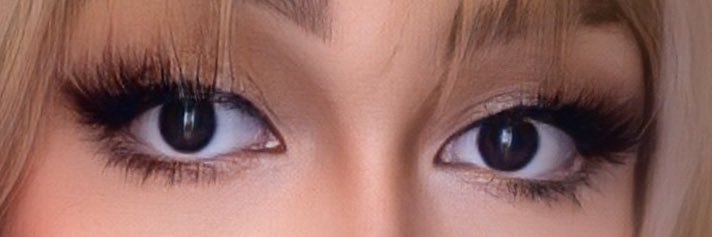 Abineee 🍑 banner