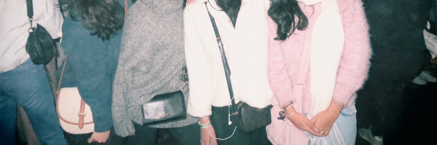 V banner