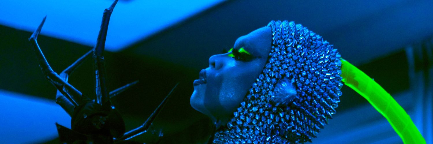 neonique 👽's banner