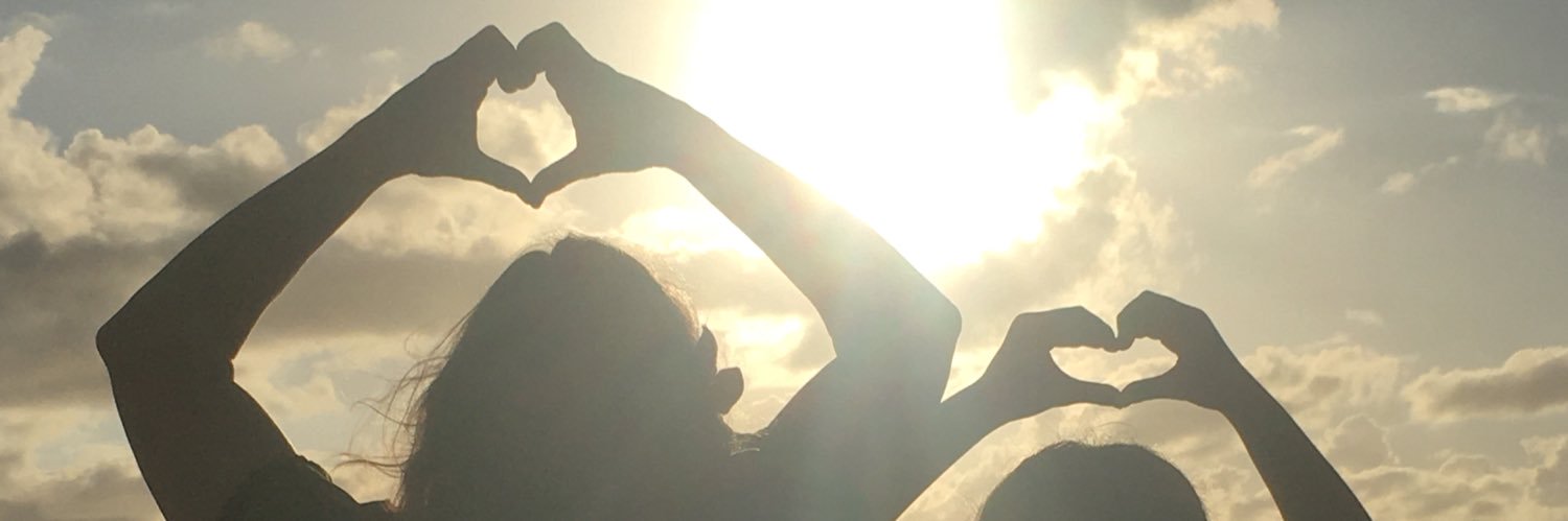 Amyhowzit's profile banner image