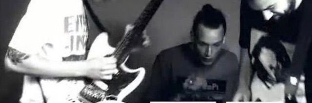 w banner