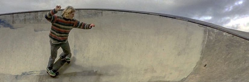 Cher Mii 🏳️‍⚧️🏄🏼‍♂️👣 @moshpit.bsky banner