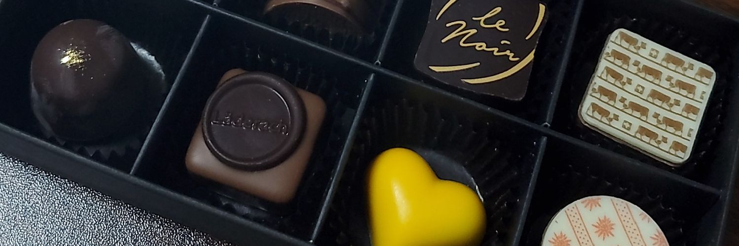 charisou's profile banner image