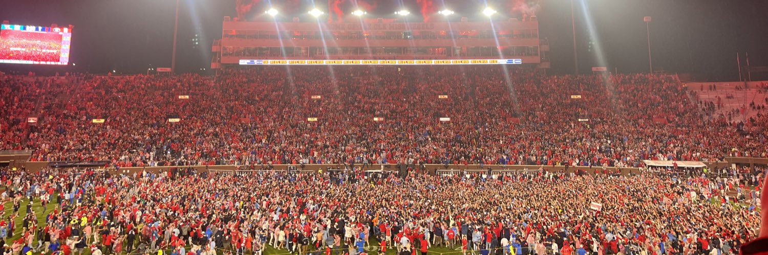 Vy_Cunningham's profile banner image