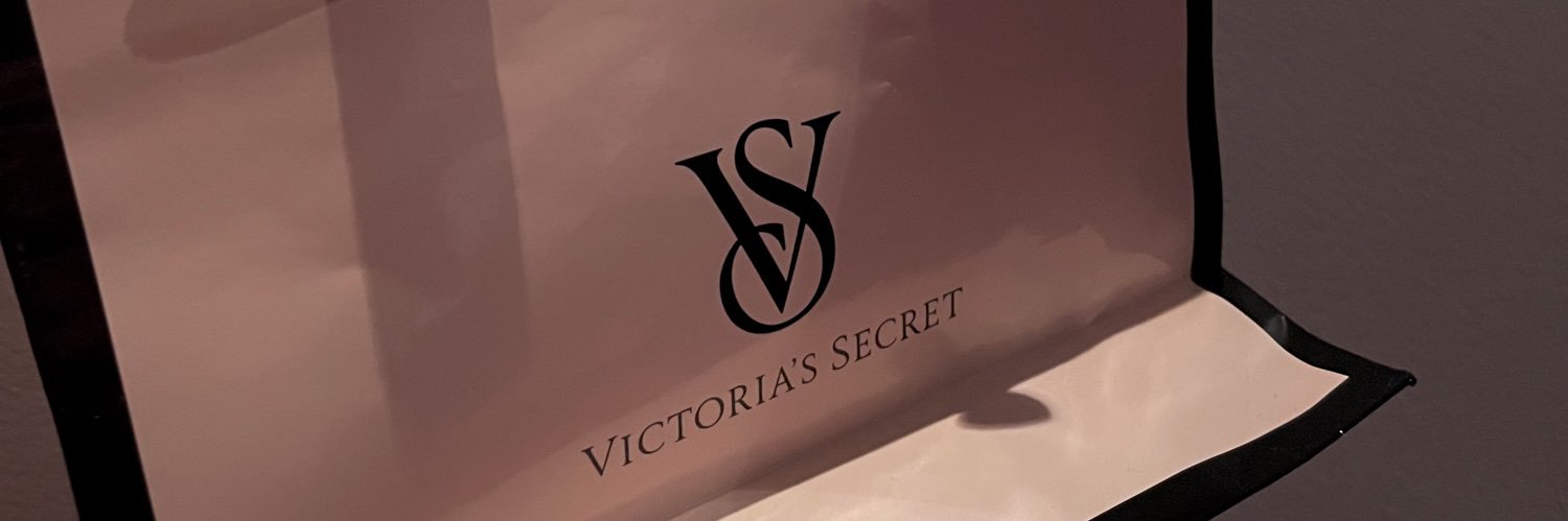 iitsdebora's profile banner image