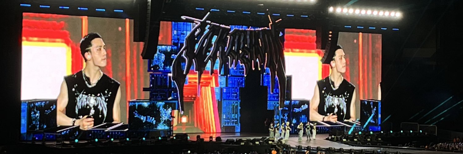 yas banner