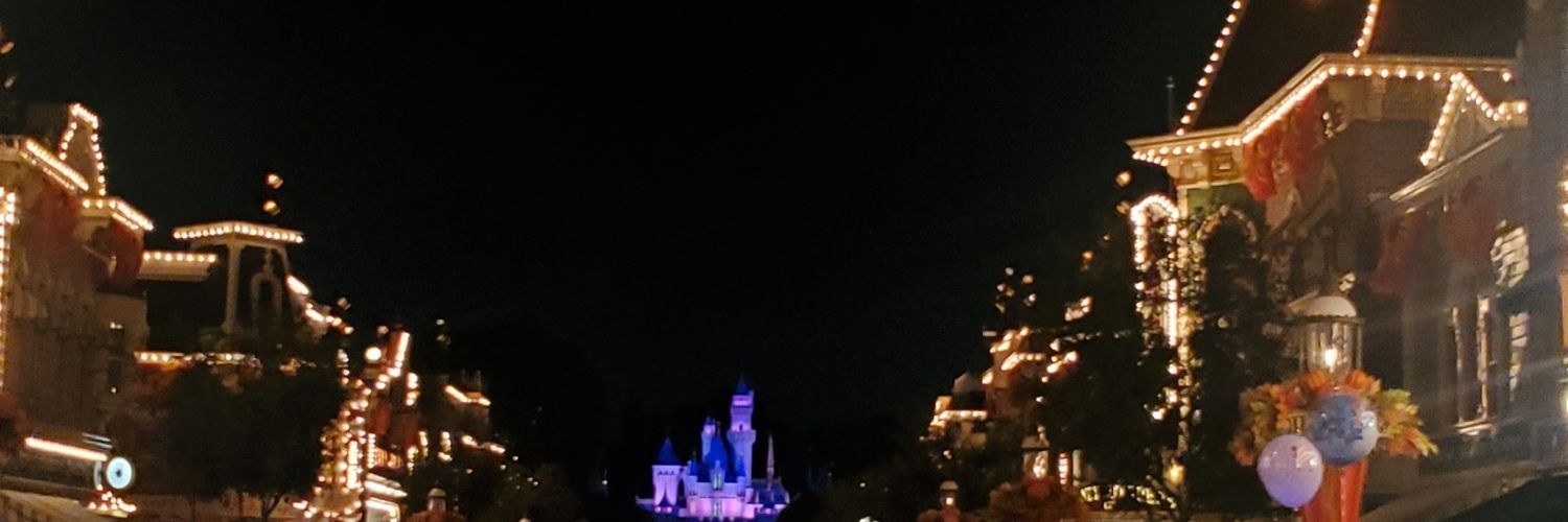 emiesays's profile banner image