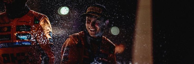 m 海 ☀︎︎ banner