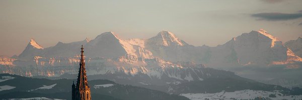 lauragoerdes Profile Banner