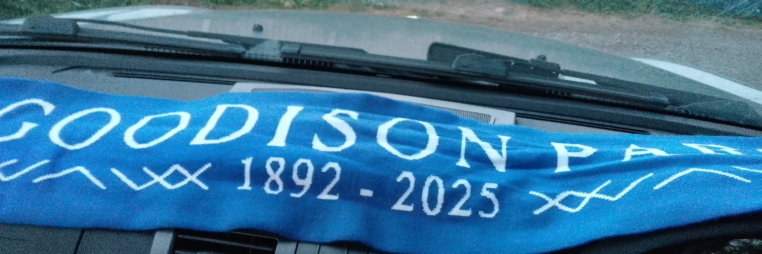 EyesFully's profile banner image