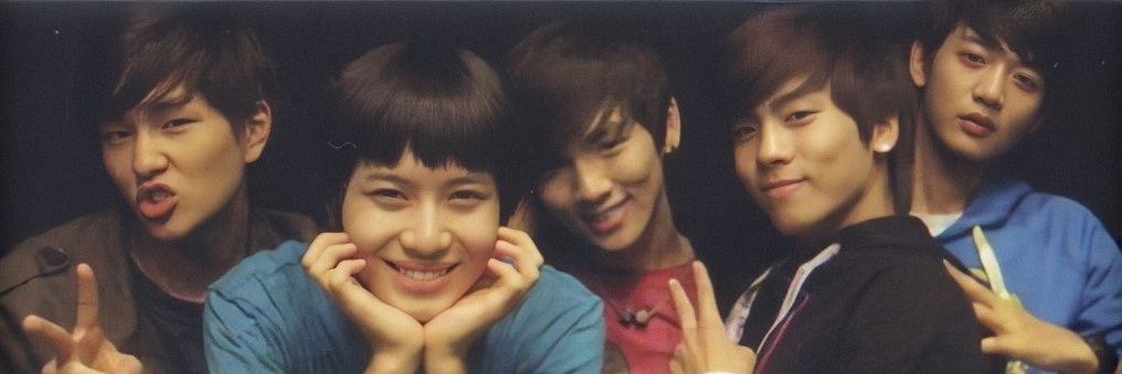 SHINeeW09's profile banner image