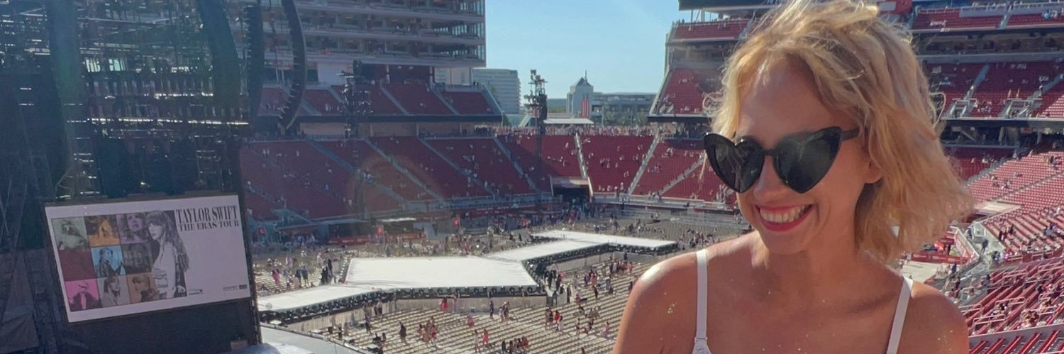 deidre she/her banner