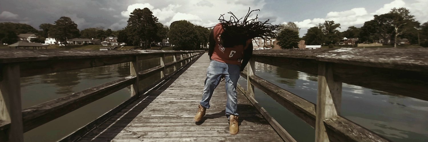 SellzM's profile banner image