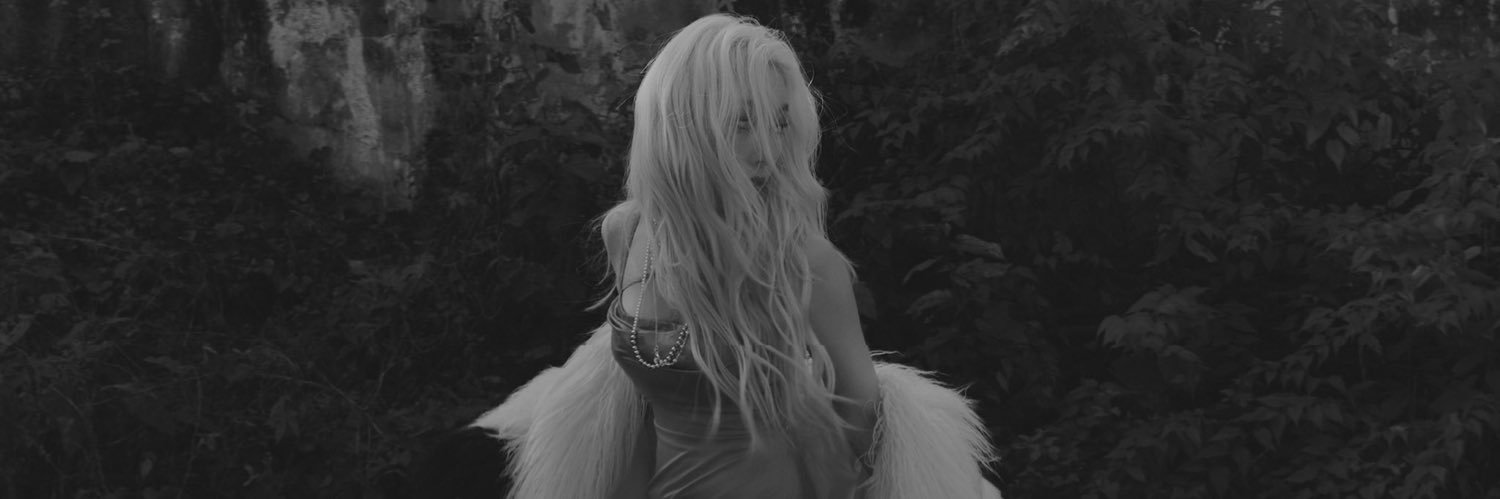 aprildumbs's profile banner image