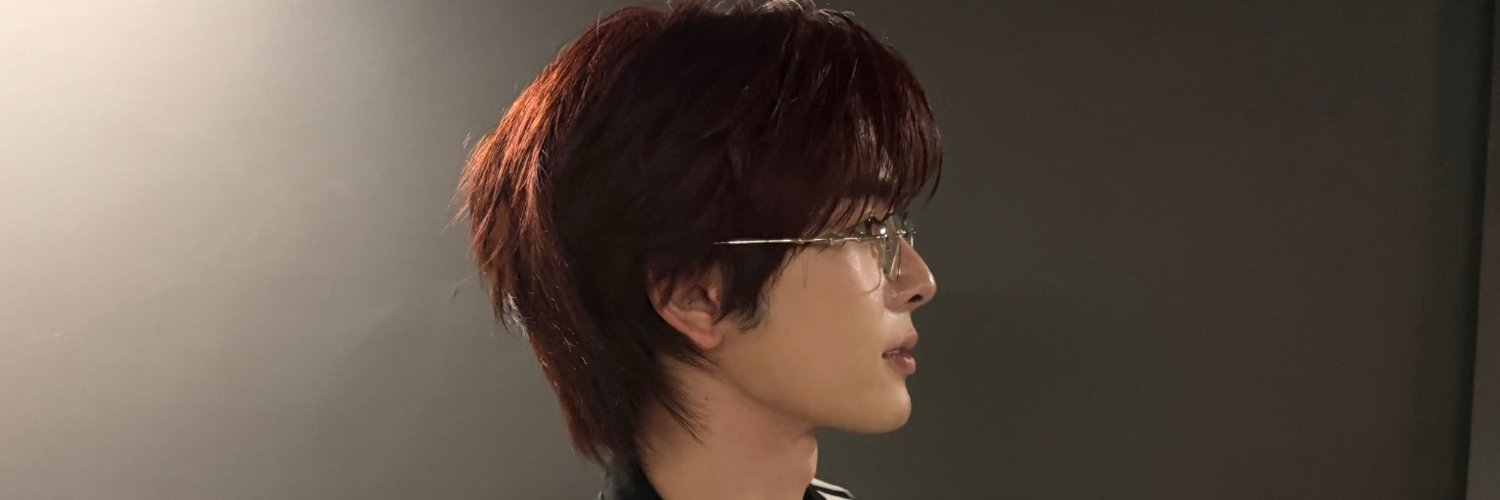navvius's profile banner image