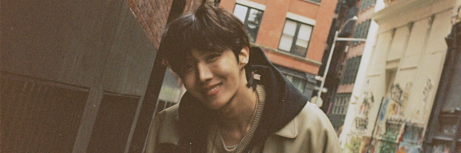 tata_micdrop's profile banner image