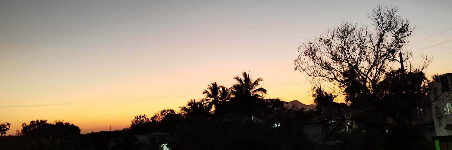 yebbae's profile banner image