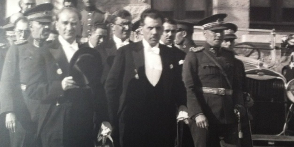 Tansel Çölaşan banner