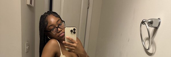 Riahs3xual Profile Banner