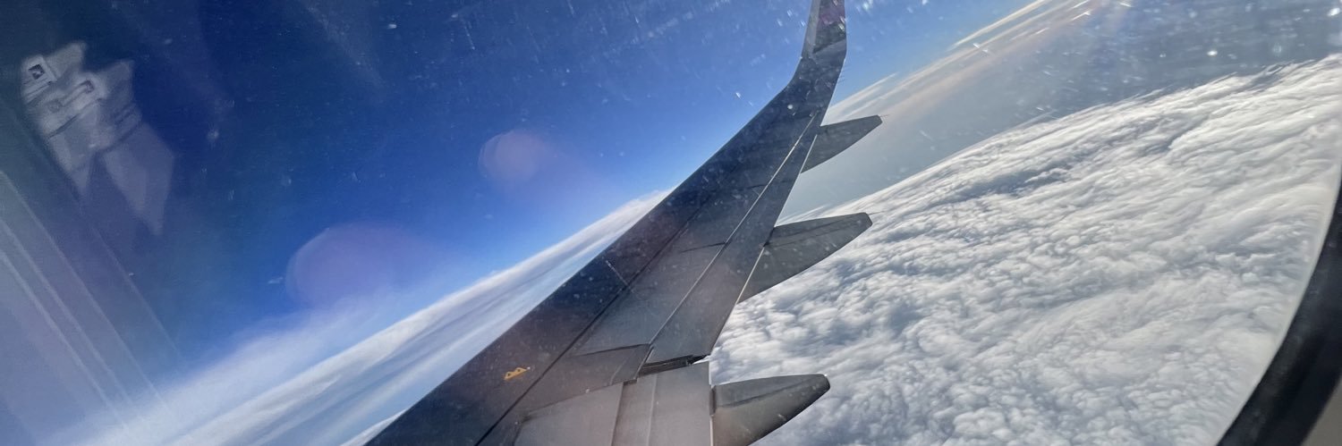 luislpzz_'s profile banner image