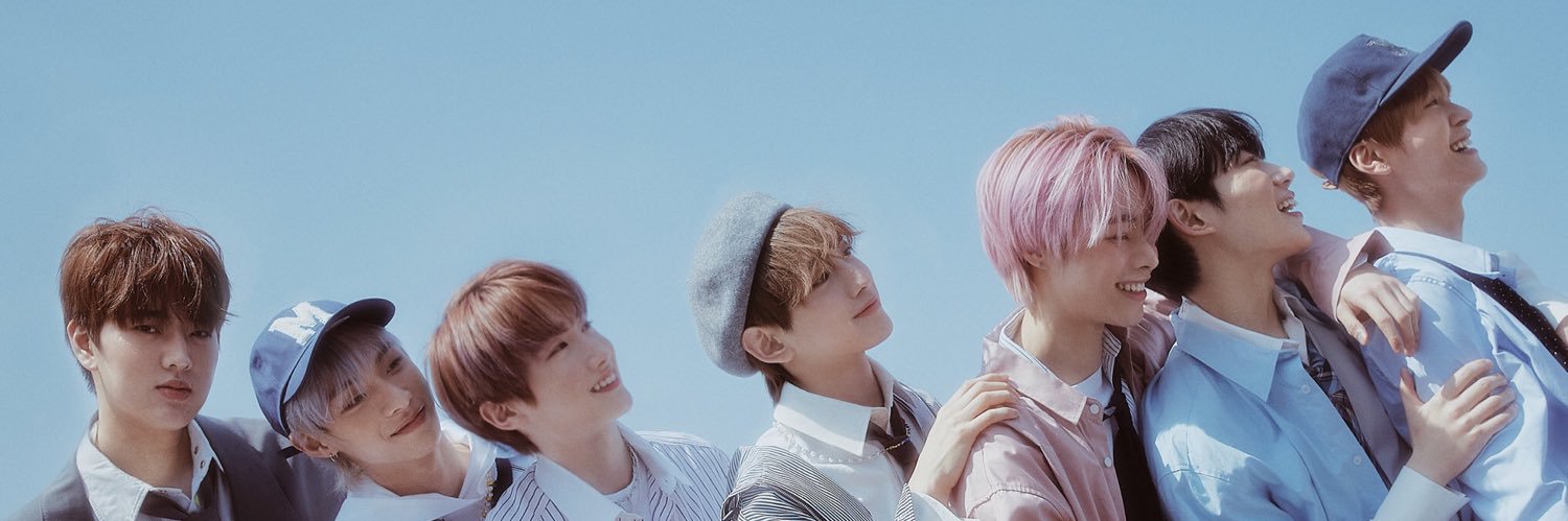smilinglew's profile banner image