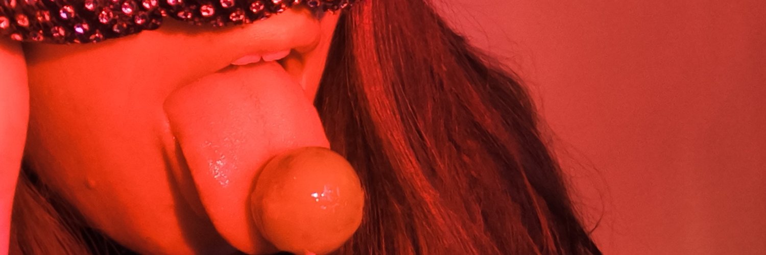 elaequente's profile banner image