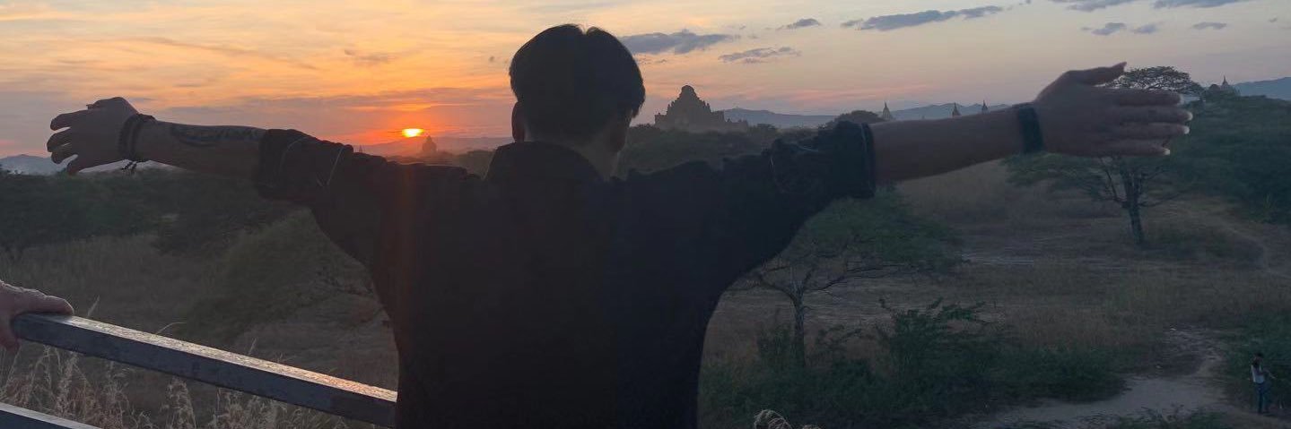 yeyint000's profile banner image