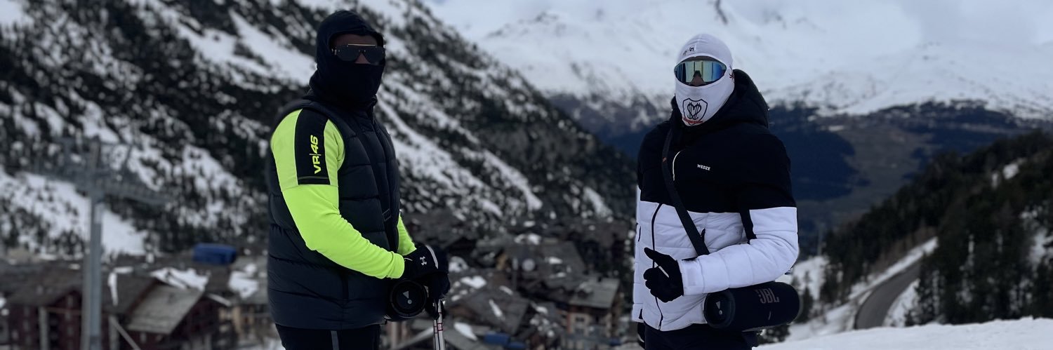 le_s25's profile banner image