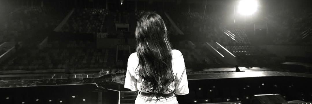 luxQueee's profile banner image