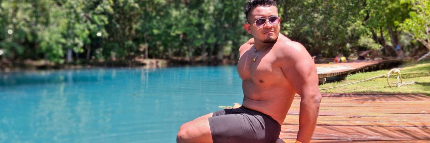Roberto Alvarez banner