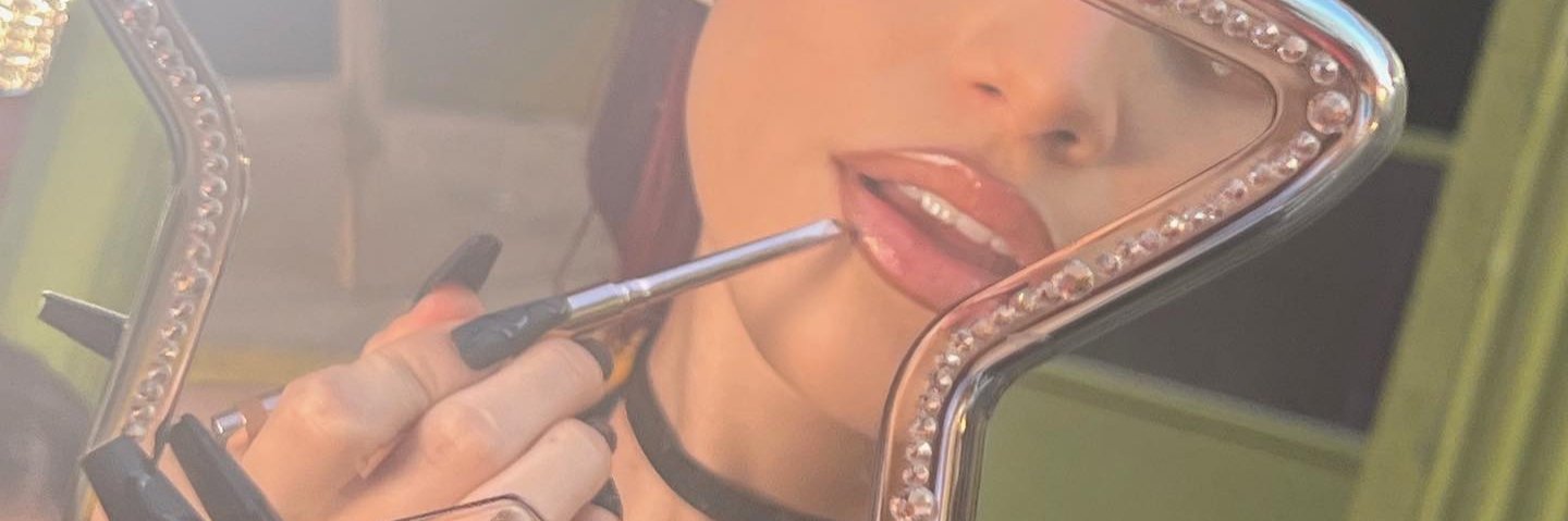 Mylla 🍷 banner