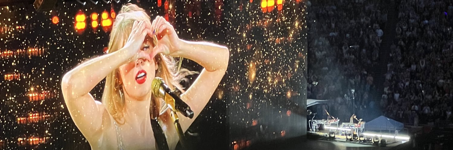 nikkilubertt's profile banner image