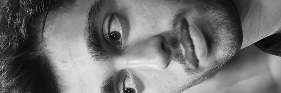N banner