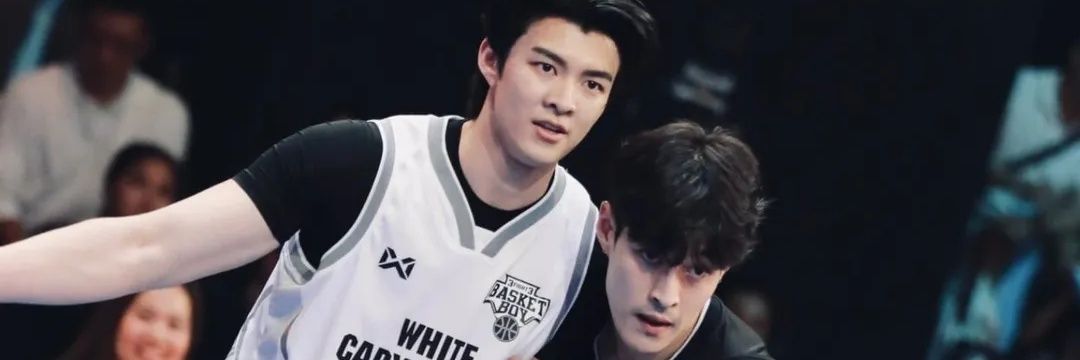 nnaravit 🏎🏁 banner