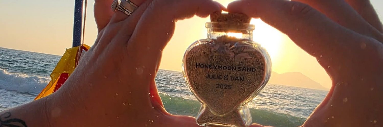 JulieRobbo85's profile banner image