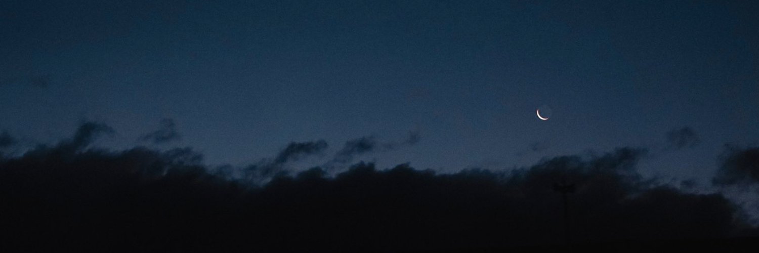 wiuiuiuiu's profile banner image