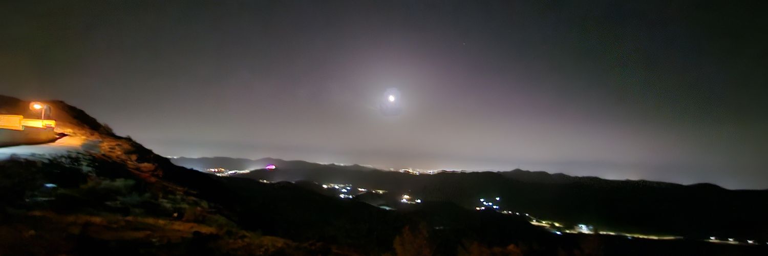 Hamdooshi's profile banner image