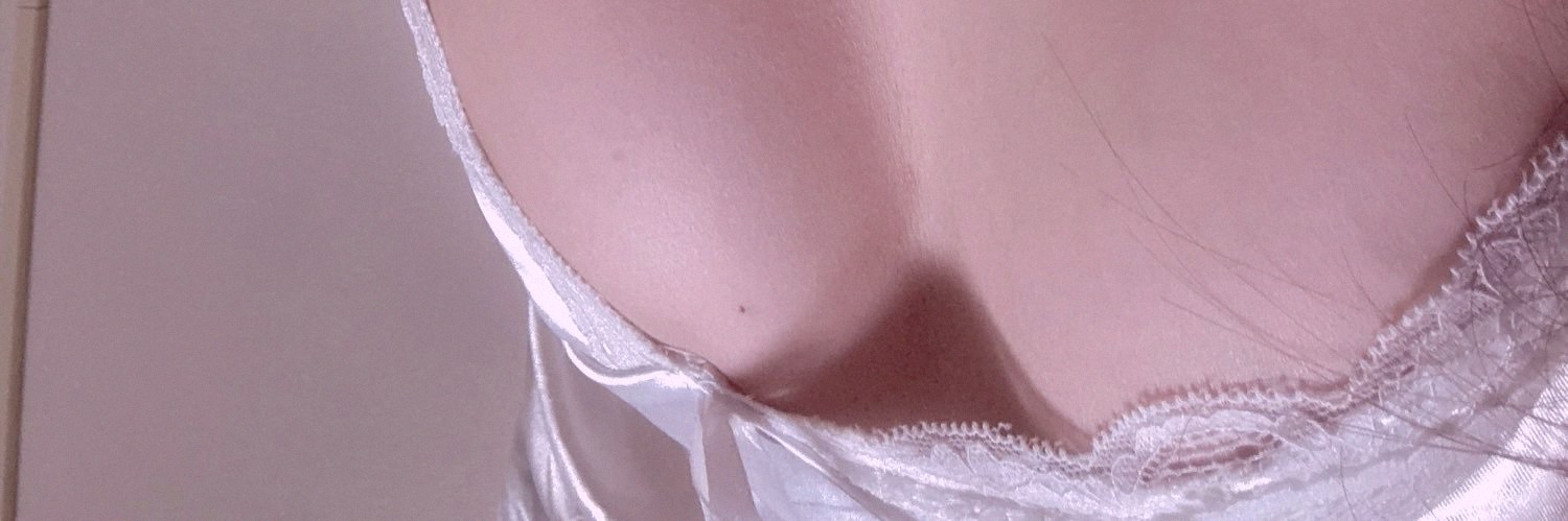 daililil's profile banner image